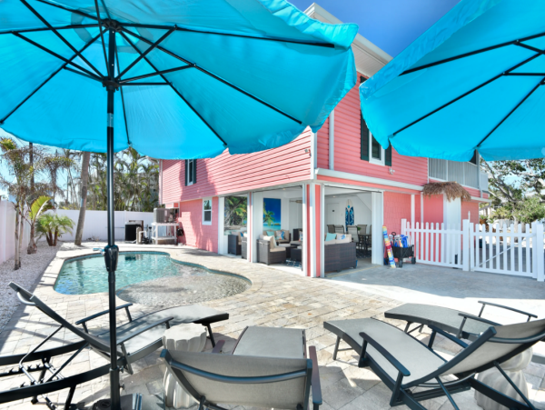 Fort Myers Beach Vacation Rental - Spacious 6 Bedroom Coastal Retreat Near Beach